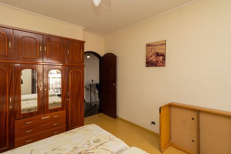 Casa à venda com 280m², 3 quartos e 6 vagas Casa à venda com 280m², 3 quartos e 6 vagasQuarto 2
