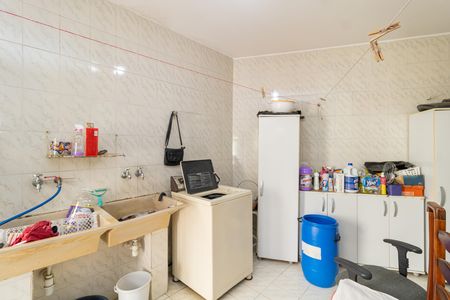 Casa à venda com 280m², 3 quartos e 6 vagas Casa à venda com 280m², 3 quartos e 6 vagasÁrea de Serviço
