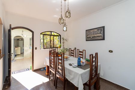Casa à venda com 280m², 3 quartos e 6 vagas Casa à venda com 280m², 3 quartos e 6 vagasCozinha