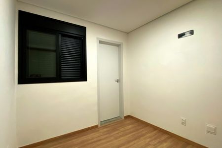 Apartamento para alugar com 116m², 2 quartos e 2 vagas Apartamento para alugar com 116m², 2 quartos e 2 vagasQuarto