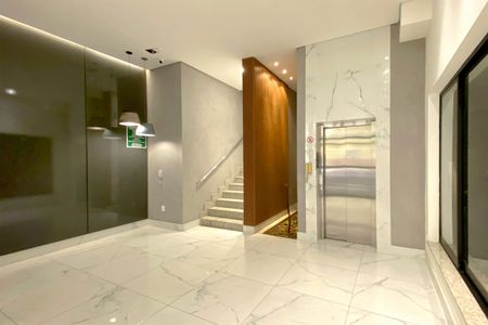 Apartamento para alugar com 116m², 2 quartos e 2 vagas Apartamento para alugar com 116m², 2 quartos e 2 vagasÁrea comum - Hall