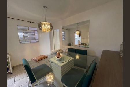 Casa à venda com 200m², 2 quartos e 2 vagas Casa à venda com 200m², 2 quartos e 2 vagasSala de Jantar