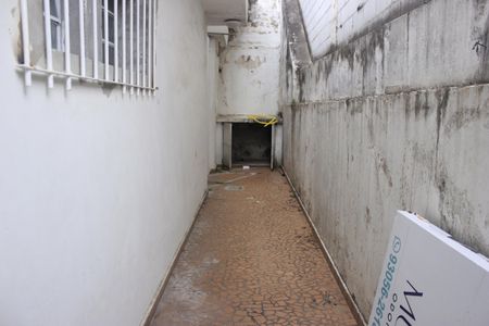 Casa para alugar com 109m², 2 quartos e 2 vagasCorredor/Quintal