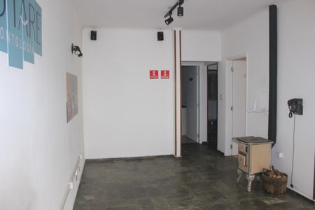 Casa para alugar com 109m², 2 quartos e 2 vagasSala