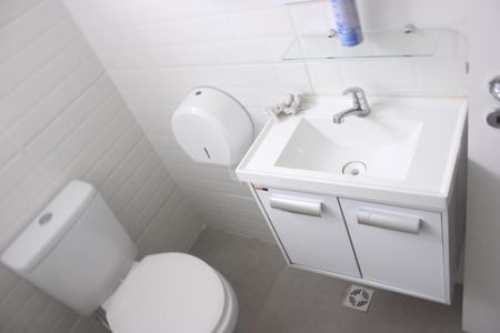 Casa para alugar com 109m², 2 quartos e 2 vagasBanheiro 1