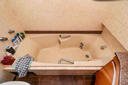 Apartamento para alugar com 270m², 4 quartos e 4 vagasBanheiro da Suíte