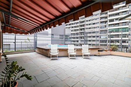 Apartamento para alugar com 270m², 4 quartos e 4 vagasÁrea comum - Piscina