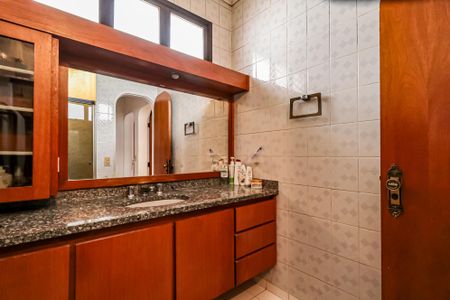 Apartamento para alugar com 270m², 4 quartos e 4 vagasBanheiro social