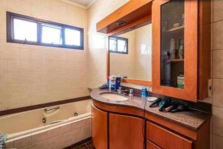 Apartamento para alugar com 270m², 4 quartos e 4 vagasBanheiro da Suíte