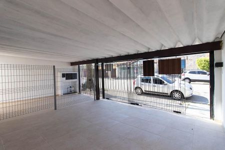 Casa à venda com 213m², 5 quartos e 3 vagasGaragem casa 1
