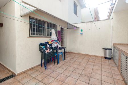 Casa à venda com 112m², 2 quartos e 2 vagasQuintal