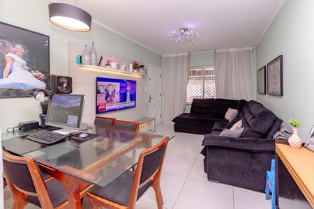 Casa à venda com 112m², 2 quartos e 2 vagasSala