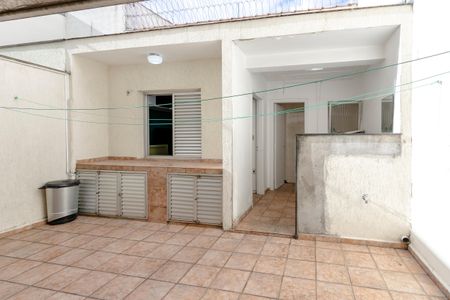 Casa à venda com 112m², 2 quartos e 2 vagasQuintal