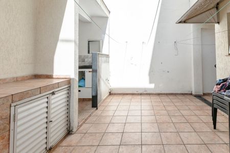Casa à venda com 112m², 2 quartos e 2 vagasQuintal