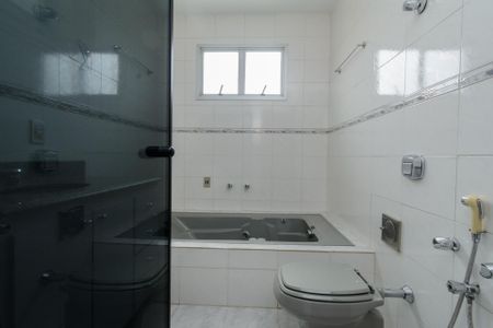 Apartamento à venda com 200m², 3 quartos e 2 vagas Apartamento à venda com 200m², 3 quartos e 2 vagasBanheiro Superior