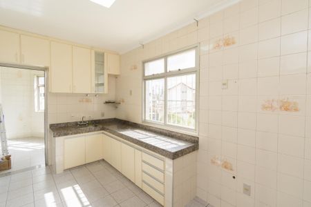 Apartamento à venda com 200m², 3 quartos e 2 vagas Apartamento à venda com 200m², 3 quartos e 2 vagasCozinha