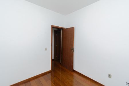 Apartamento à venda com 200m², 3 quartos e 2 vagas Apartamento à venda com 200m², 3 quartos e 2 vagasQuarto 2