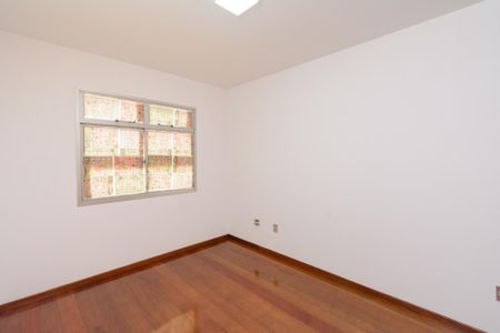 Apartamento à venda com 200m², 3 quartos e 2 vagas Apartamento à venda com 200m², 3 quartos e 2 vagasQuarto 1