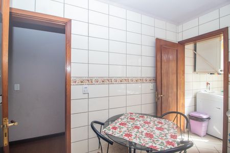 Apartamento à venda com 160m², 2 quartos e 2 vagasCozinha