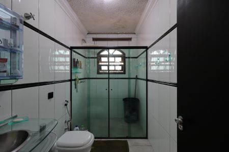 Casa à venda com 350m², 3 quartos e 3 vagasCasa 1 - Banheiro da Suíte