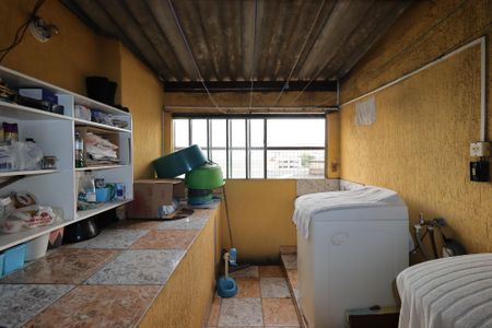 Casa à venda com 350m², 3 quartos e 3 vagasCasa 1 - Área de Serviço