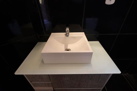 Casa à venda com 350m², 3 quartos e 3 vagasCasa 3 - Banheiro 1 - Pia