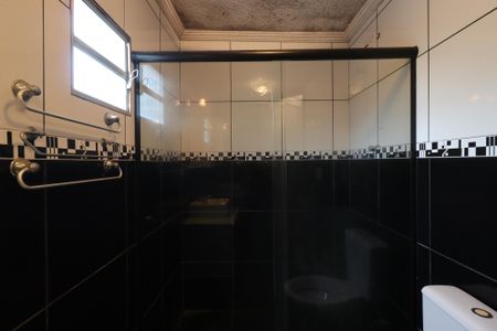 Casa à venda com 350m², 3 quartos e 3 vagasCasa 3 - Banheiro 1