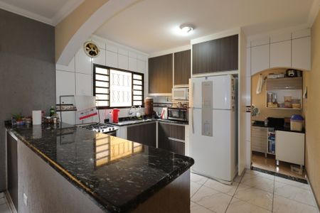 Casa à venda com 350m², 3 quartos e 3 vagasCasa 1 - Cozinha