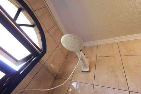 Casa à venda com 350m², 3 quartos e 3 vagasCasa 1 - Banheiro do 2º Piso - Chuveiro