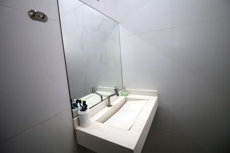 Casa à venda com 97m², 3 quartos e sem vagaBanheiro Social