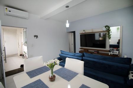 Sala de casa para alugar com 3 quartos, 97m² em Brás de Pina, Rio de Janeiro