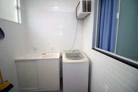 Casa à venda com 97m², 3 quartos e sem vagaÁrea de Serviço