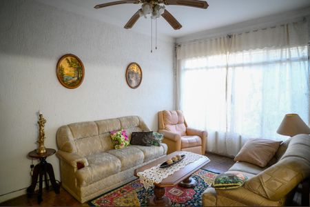 Casa à venda com 290m², 3 quartos e 2 vagasSala