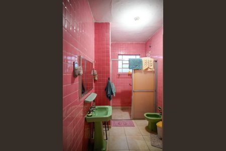 Casa à venda com 290m², 3 quartos e 2 vagasBanheiro