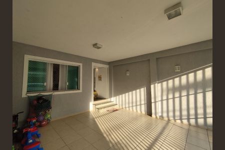 Casa para alugar com 250m², 3 quartos e 2 vagas Casa para alugar com 250m², 3 quartos e 2 vagasGaragem