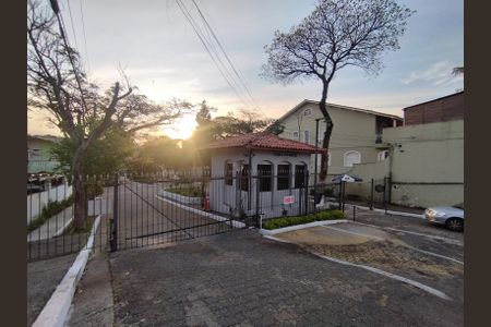 Casa para alugar com 250m², 3 quartos e 2 vagas Casa para alugar com 250m², 3 quartos e 2 vagasFachada e portaria