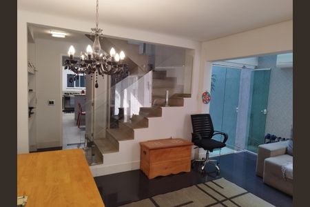 Casa para alugar com 250m², 3 quartos e 2 vagas Casa para alugar com 250m², 3 quartos e 2 vagasSala