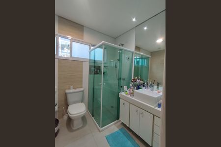 Casa para alugar com 250m², 3 quartos e 2 vagas Casa para alugar com 250m², 3 quartos e 2 vagasBanheiro da Suíte 1