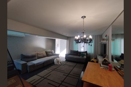 Casa para alugar com 250m², 3 quartos e 2 vagas Casa para alugar com 250m², 3 quartos e 2 vagasSala