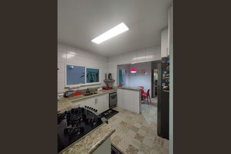 Casa para alugar com 250m², 3 quartos e 2 vagas Casa para alugar com 250m², 3 quartos e 2 vagasCozinha