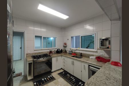 Casa para alugar com 250m², 3 quartos e 2 vagas Casa para alugar com 250m², 3 quartos e 2 vagasCozinha
