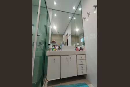 Casa para alugar com 250m², 3 quartos e 2 vagas Casa para alugar com 250m², 3 quartos e 2 vagasBanheiro da Suíte 1