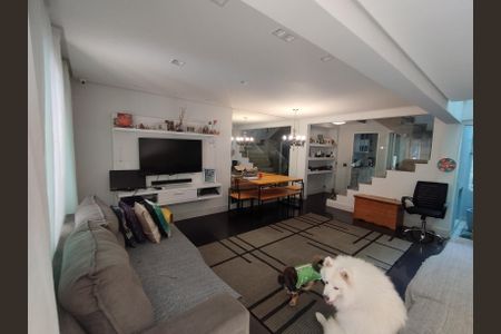 Casa para alugar com 250m², 3 quartos e 2 vagas Casa para alugar com 250m², 3 quartos e 2 vagasSala