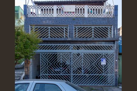 Casa à venda com 230m², 4 quartos e 2 vagasFachada