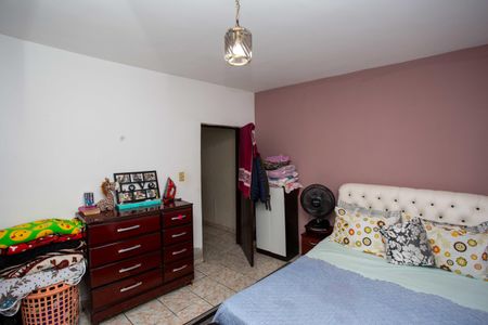 Casa à venda com 230m², 4 quartos e 2 vagasQuarto 1 - Casa 2