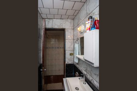 Casa à venda com 230m², 4 quartos e 2 vagasBanheiro - Casa 1