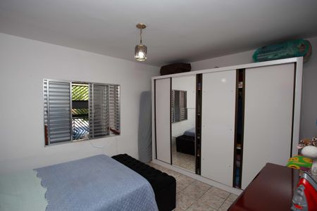 Casa à venda com 230m², 4 quartos e 2 vagasQuarto 1 - Casa 2