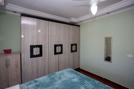 Casa à venda com 230m², 4 quartos e 2 vagasQuarto 1- Casa 1