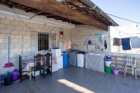 Casa à venda com 230m², 4 quartos e 2 vagasÁrea de Serviço