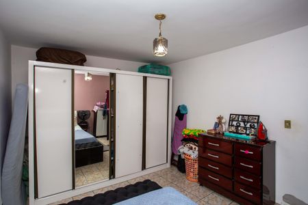 Casa à venda com 230m², 4 quartos e 2 vagasQuarto 1 - Casa 2